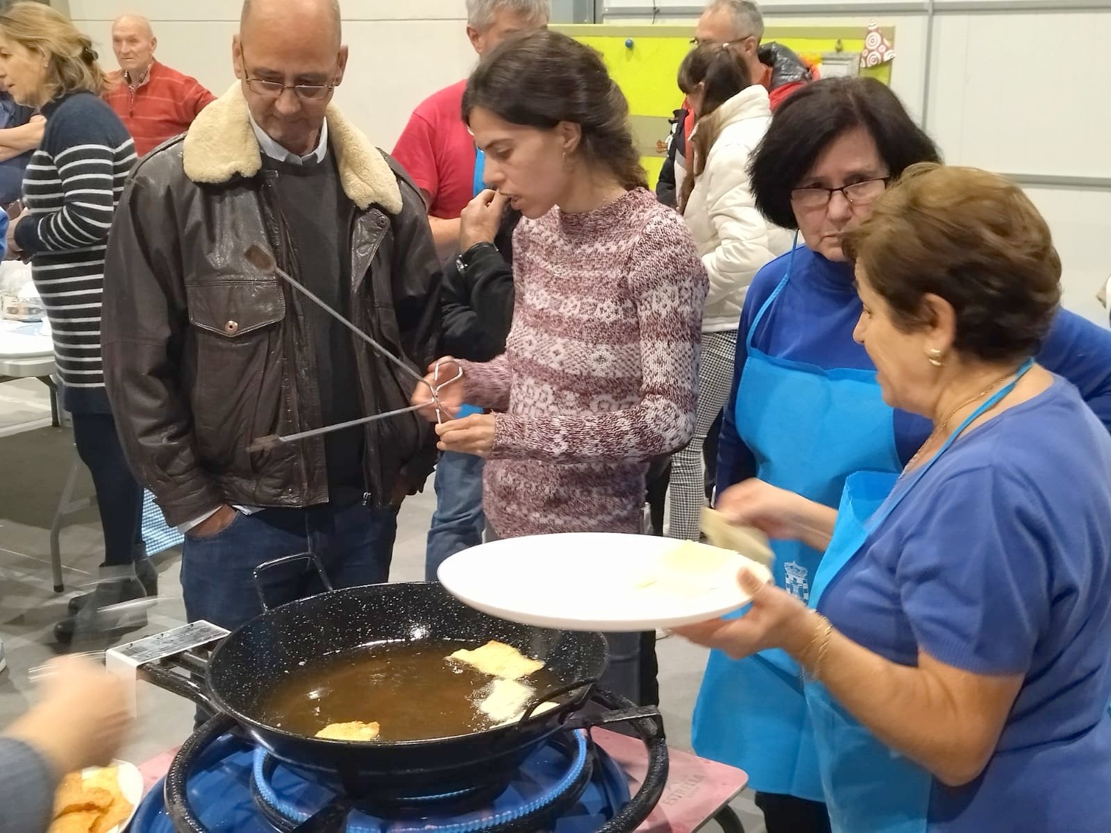 Los vecinos de Hornillos de Cerrato y Cubillas de Cerrato secundaron la iniciativa de recopilar un recetario de la comarca