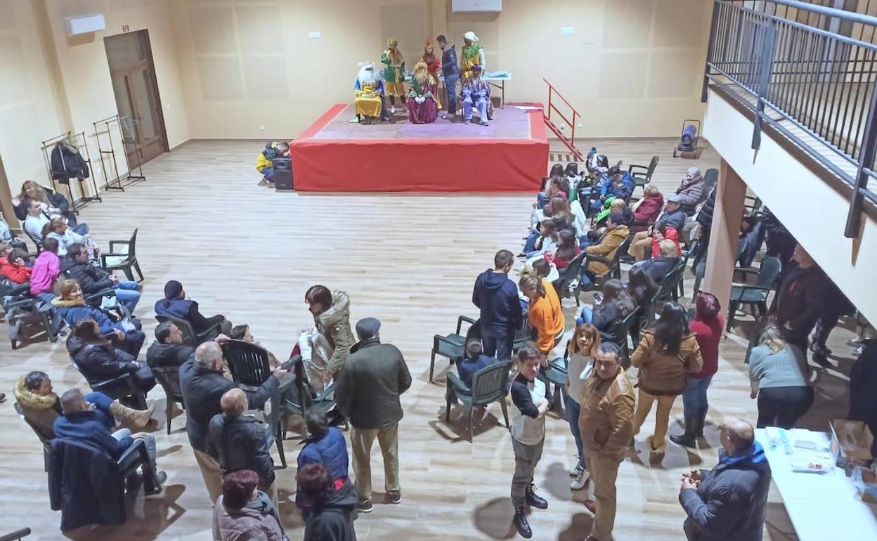 Los Reyes Magos, en el centro sociocultural de Herrera de Valdecañas.
