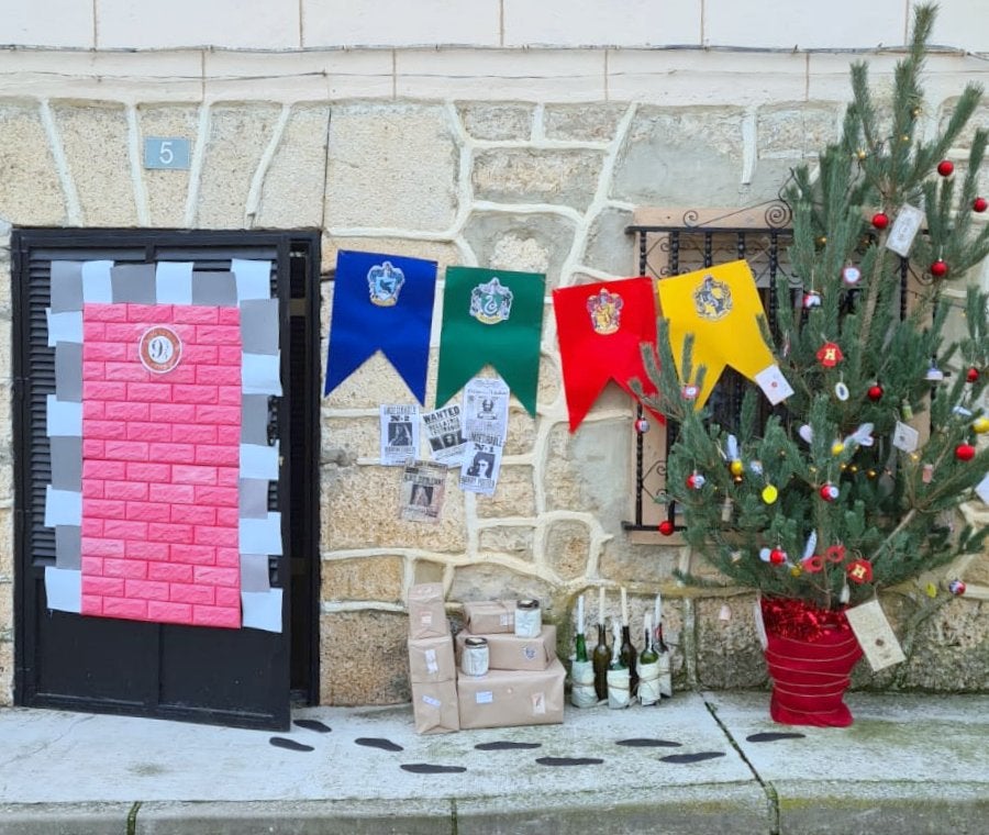 Cordovilla la Real ha brillado durante la Navidad con una esmerada decoración de árboles navideños