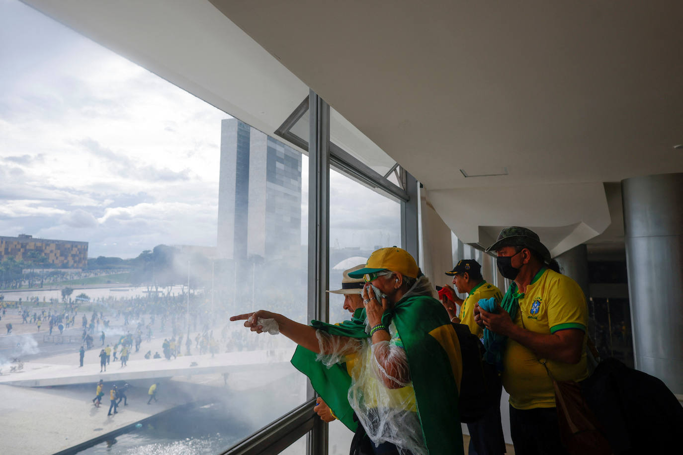 Fotos: Cientos de partidarios de Bolsonaro invaden el Congreso de Brasil