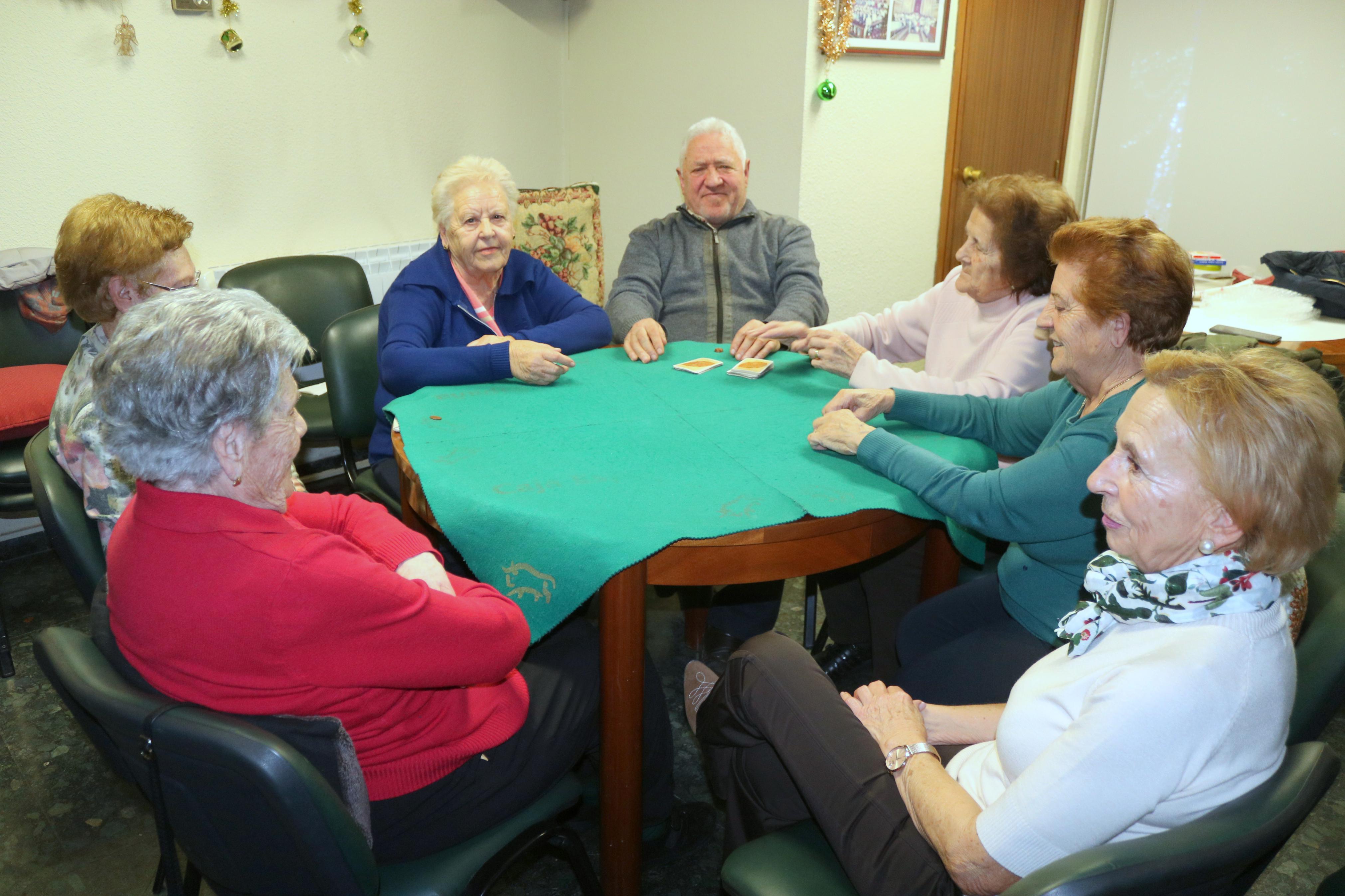 El Club de Jubilados 'San Millán' celebró el tradicional encuentro navideño