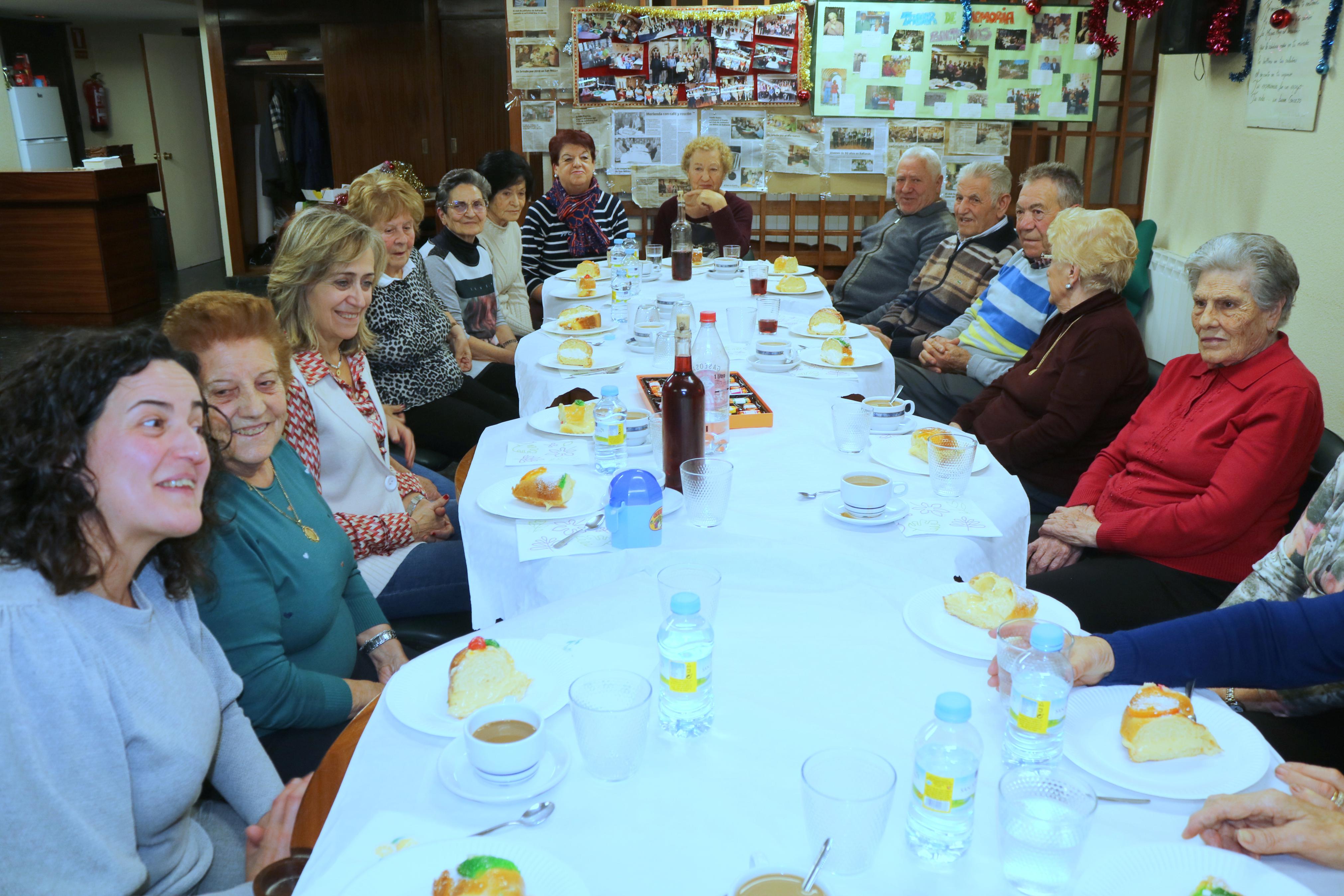El Club de Jubilados 'San Millán' celebró el tradicional encuentro navideño