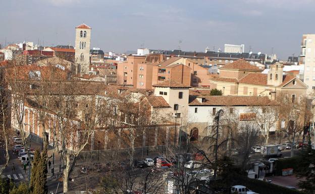 Imagen principal - Edificios históricos de Valladolid: Convento de las Descalzas Reales, la iglesia vallisoletana donde rezaba el Águila Roja