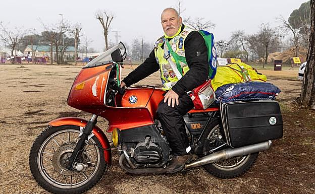 2.000 kilómetros de viaje con una moto de 45 años para llegar a Pingüinos