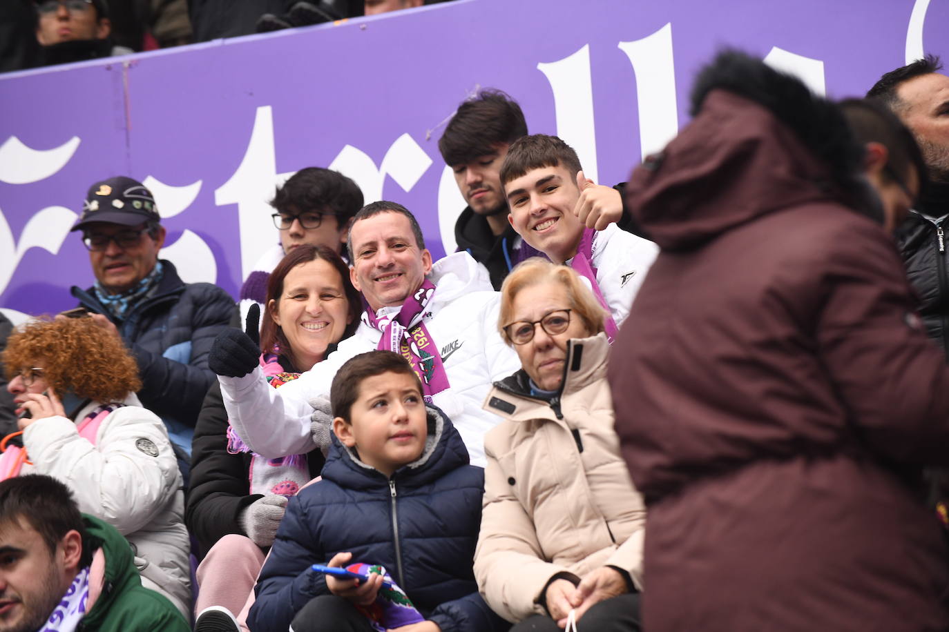 Fotos: Búscate en la grada del Real Valladolid-Rayo Vallecano (1/4)