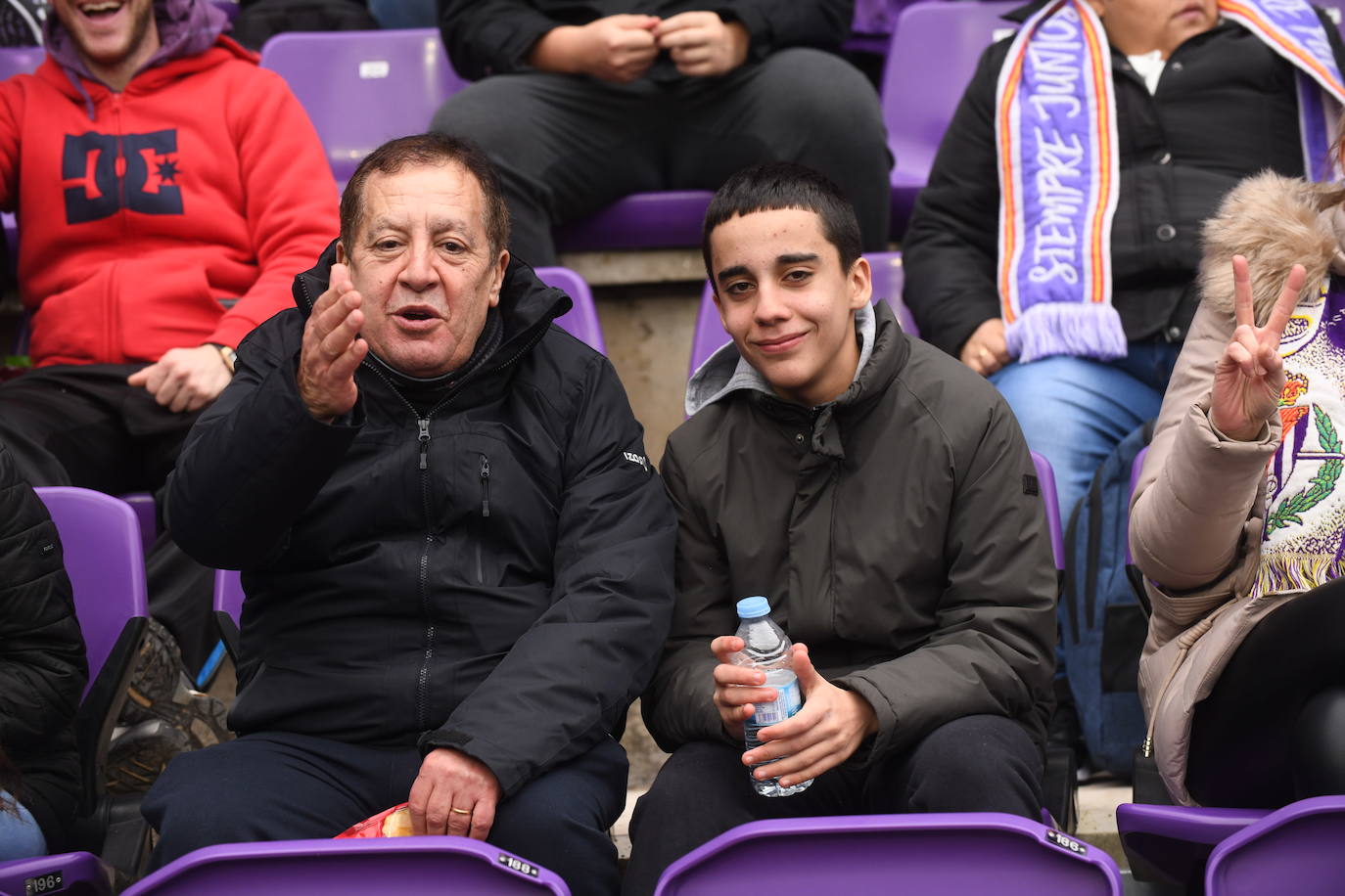 Fotos: Búscate en la grada del Real Valladolid-Rayo Vallecano (1/4)