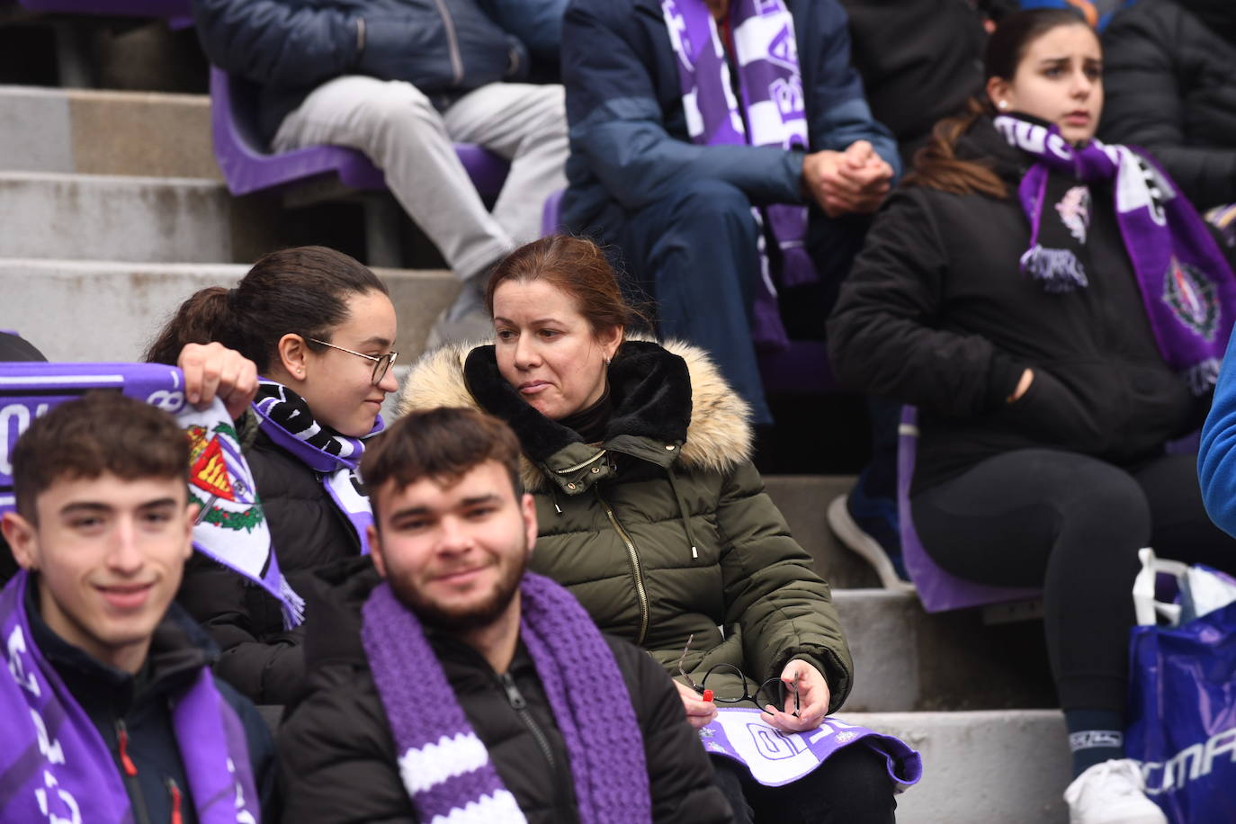 Fotos: Búscate en la grada del Real Valladolid-Rayo Vallecano (1/4)