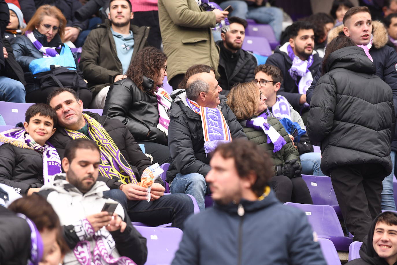 Fotos: Búscate en la grada del Real Valladolid-Rayo Vallecano (1/4)
