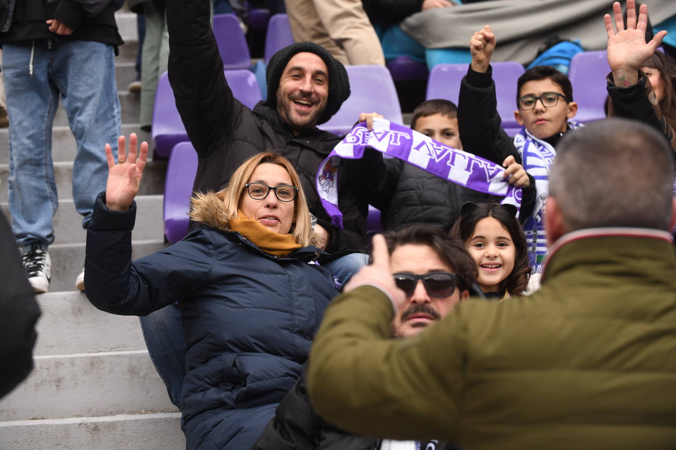 Fotos: Búscate en la grada del Real Valladolid-Rayo Vallecano (1/4)