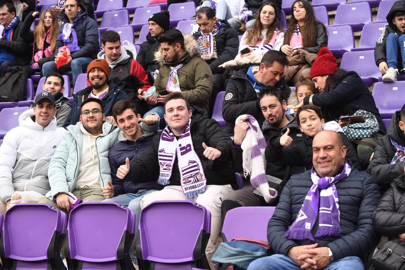 Fotos: Búscate en la grada del Real Valladolid-Rayo Vallecano (2/4)
