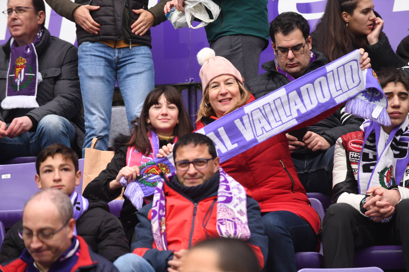 Fotos: Búscate en la grada del Real Valladolid-Rayo Vallecano (3/4)