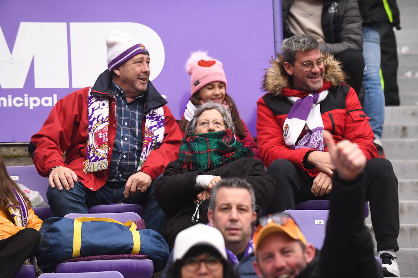 Fotos: Búscate en la grada del Real Valladolid-Rayo Vallecano (3/4)
