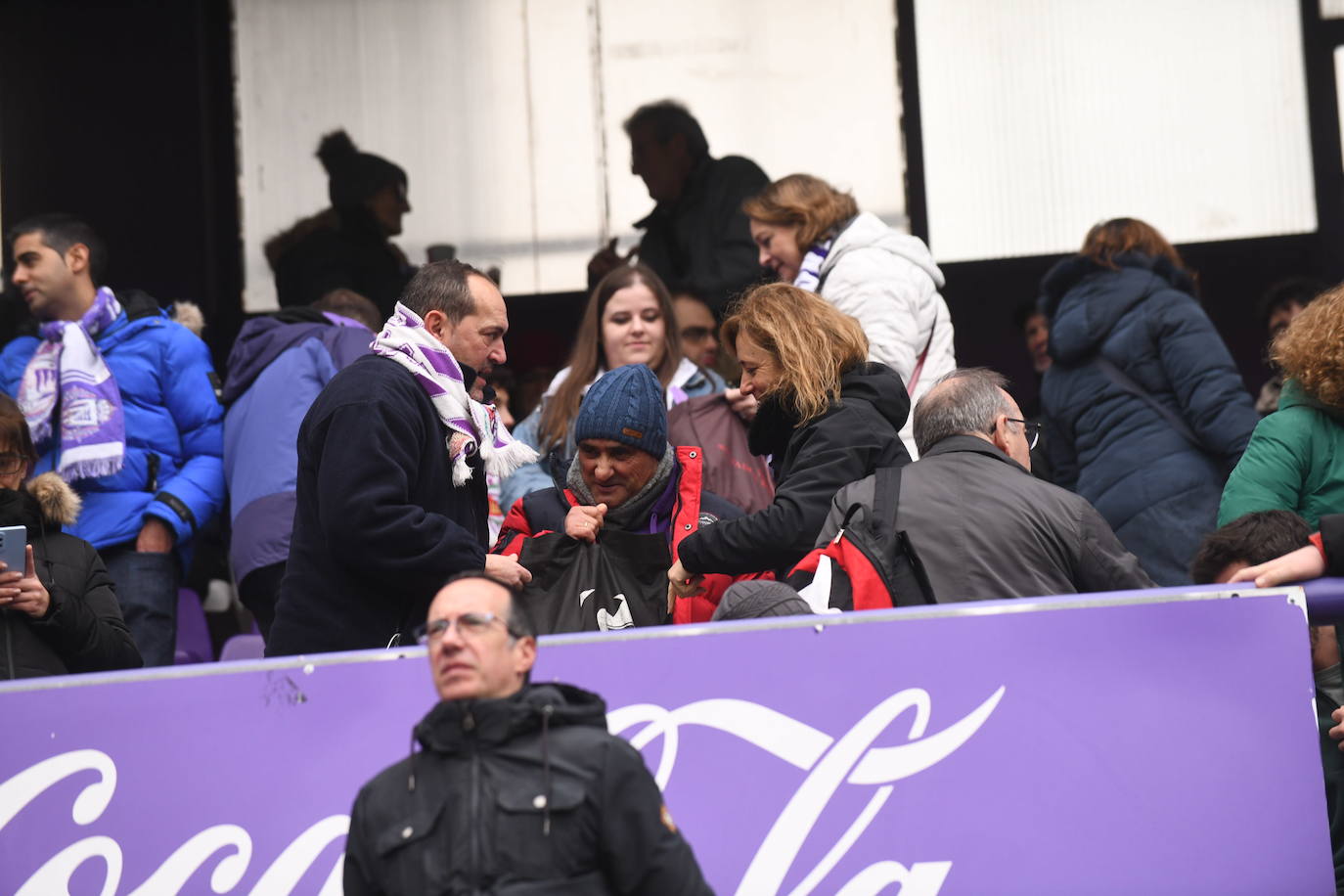 Fotos: Búscate en la grada del Real Valladolid-Rayo Vallecano (3/4)