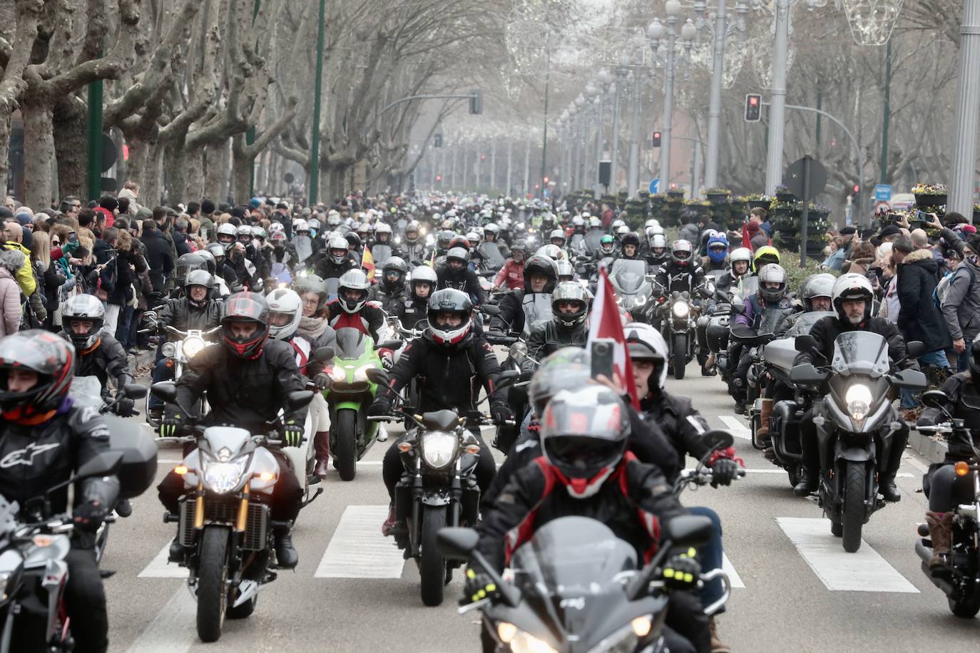 Fotos: Desfile de banderas en Pingüinos 2023 (2/4)