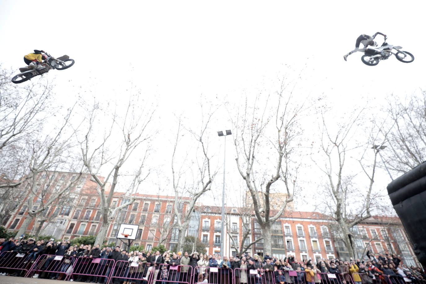 Fotos: Desfile de banderas en Pingüinos 2023 (2/4)