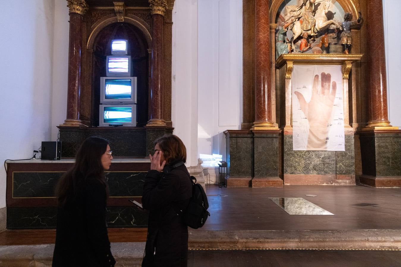 Fotos: Néxodos expone su trabajo a iglesia de Las Francesas