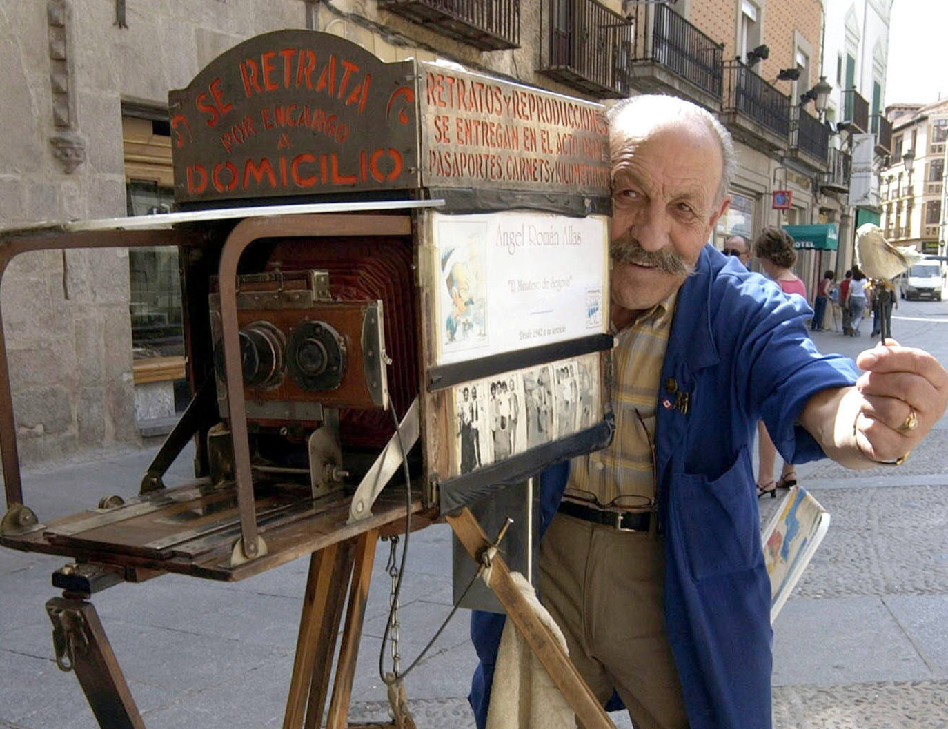 Fallece Ángel Román, el Minutero de Segovia. 