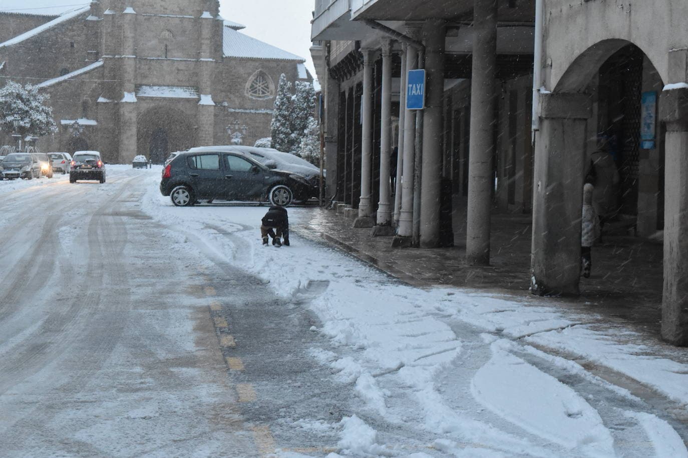 Fotos: La nieve cubre Aguilar de Campoo y sus entornos