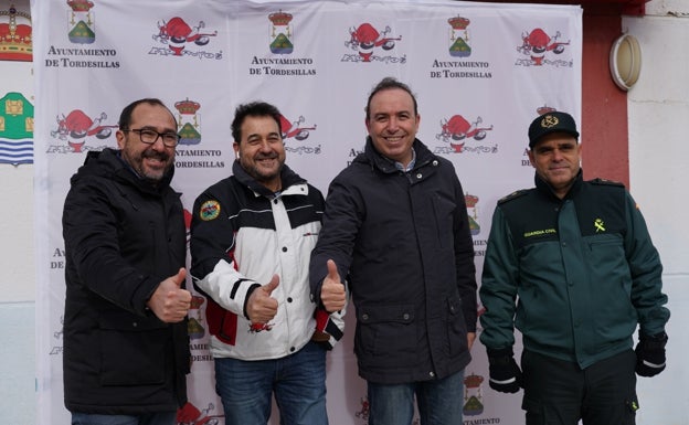 Miguel Ángel Oliveira, alcalde de Tordesillas, Juan Carlos Ruiz, presidente de Motauros, Víctor Alonso, vicepresidente de la Diputación de Valladolid, y Javier Peña, teniente coronel de la Guardia Civil en Valladolid 