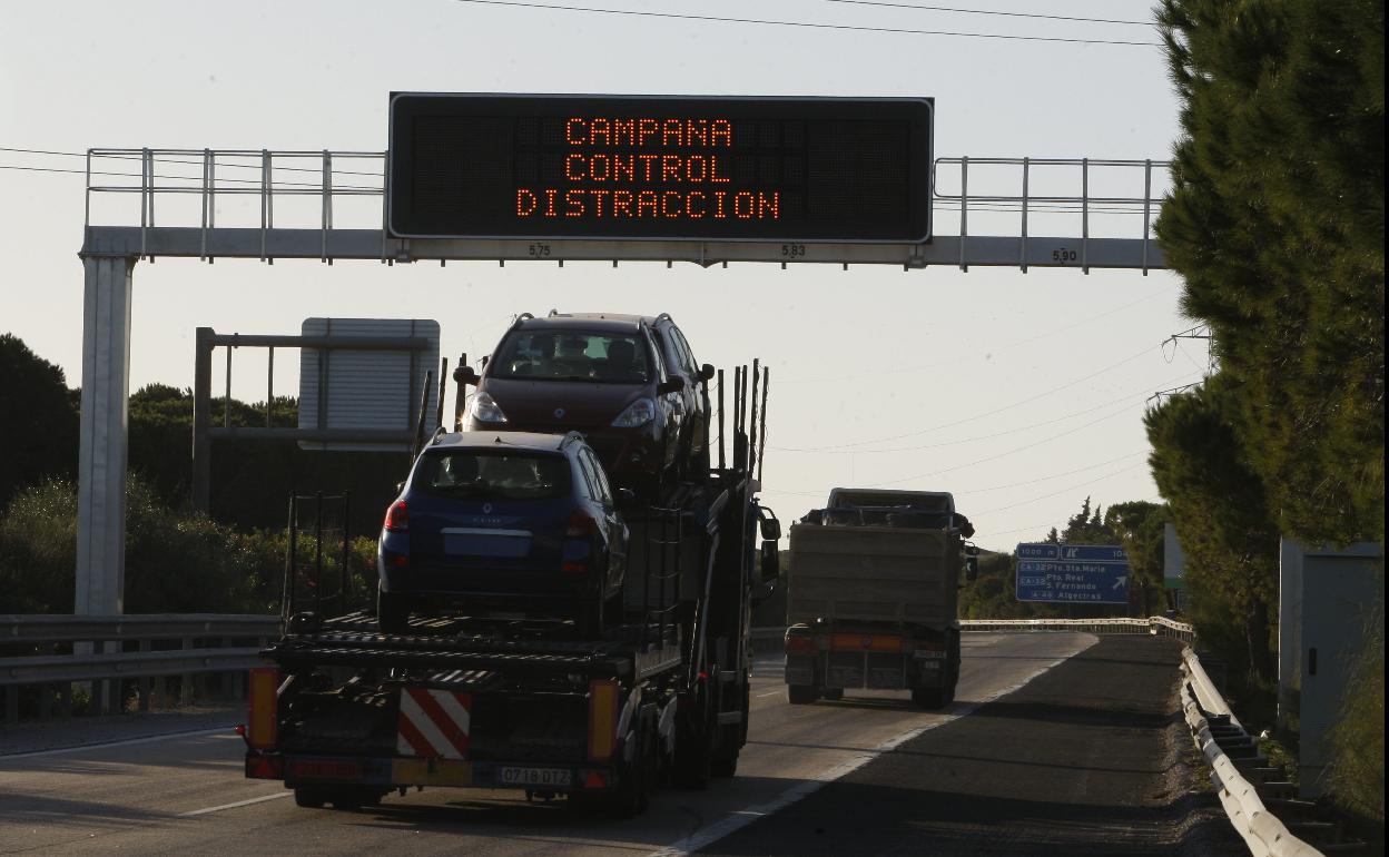 No uses el móvil mientras manejas