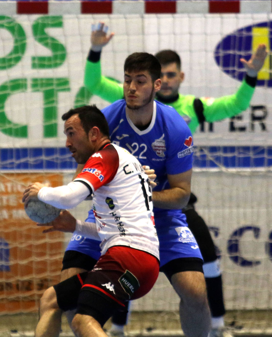 Partido amistoso entre el Balonmano Nava y el Atlético Valladolid 