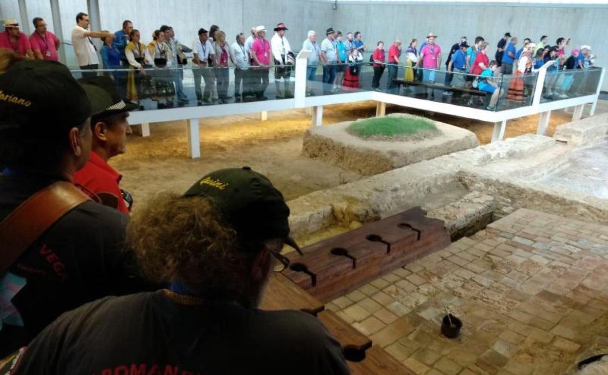 Visita al yacimiento arqueológico de la Villa Romana La Olmeda. 