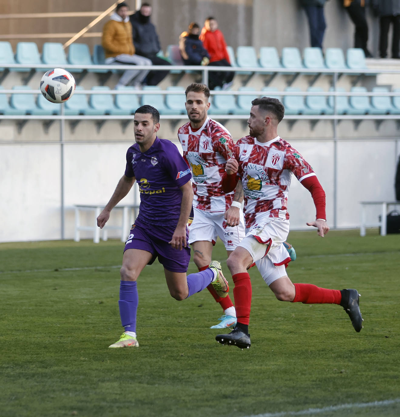 El equipo morado se mete en la lucha por el 'play-off' de ascenso a Primera RFEF