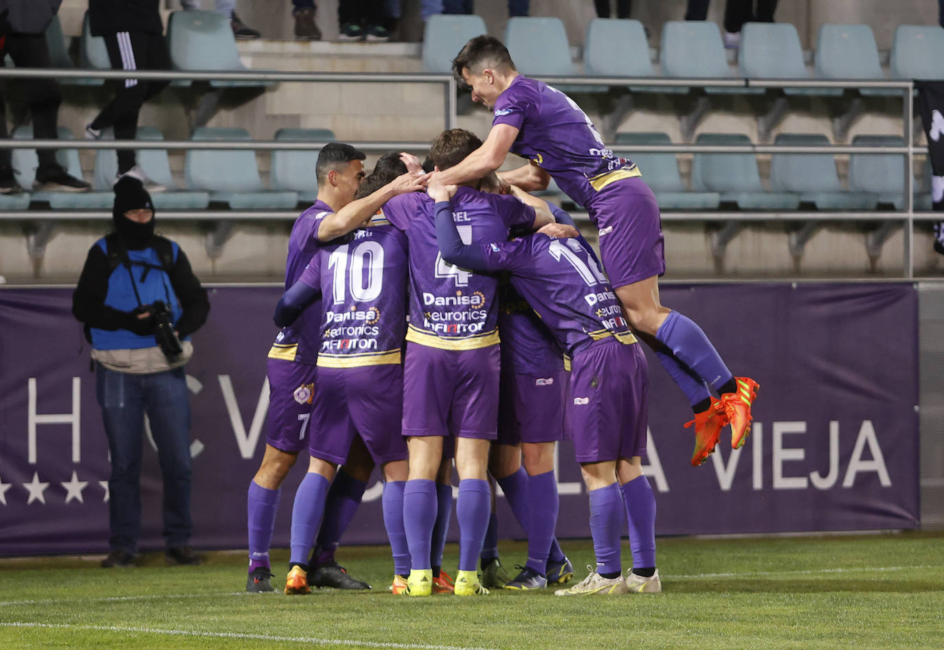 El equipo morado se mete en la lucha por el 'play-off' de ascenso a Primera RFEF