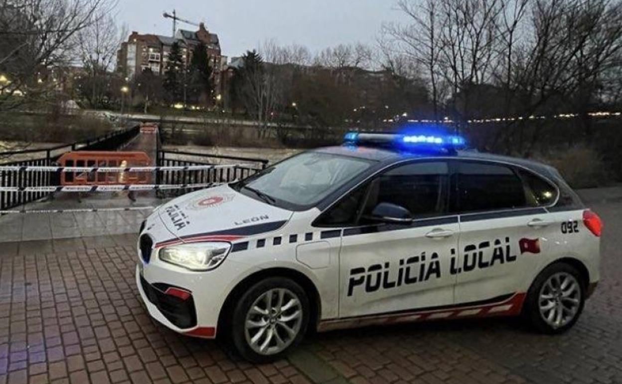 Vehículo de la Policía Local de León.