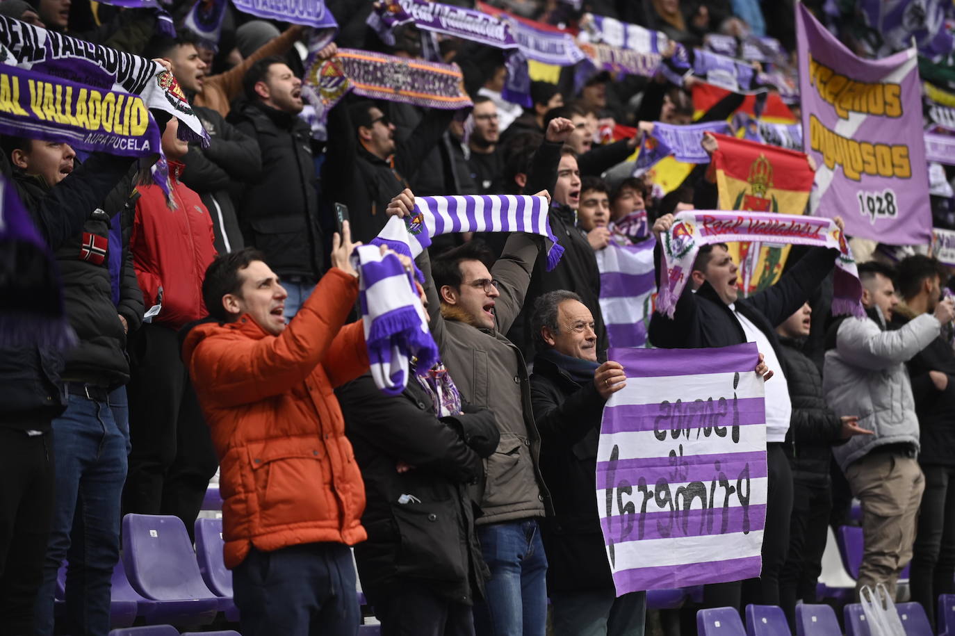 Fotos: Búscate en la grada de Zorrilla (2/2)