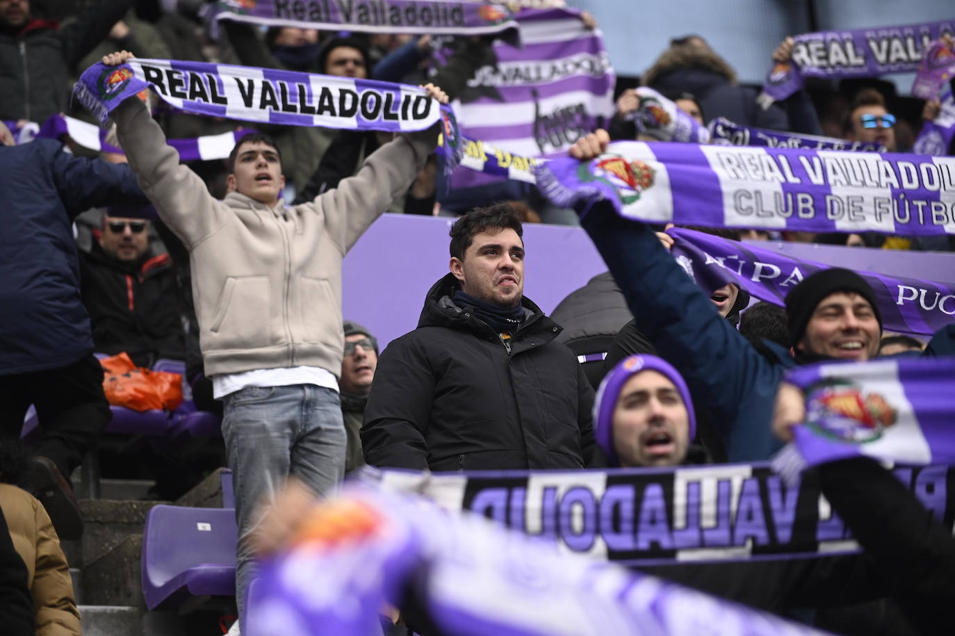 Fotos: Búscate en la grada de Zorrilla (2/2)