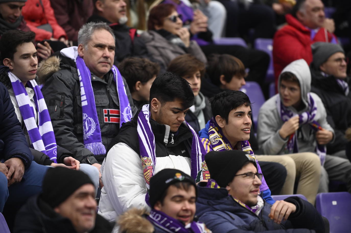 Fotos: Búscate en la grada de Zorrilla (2/2)