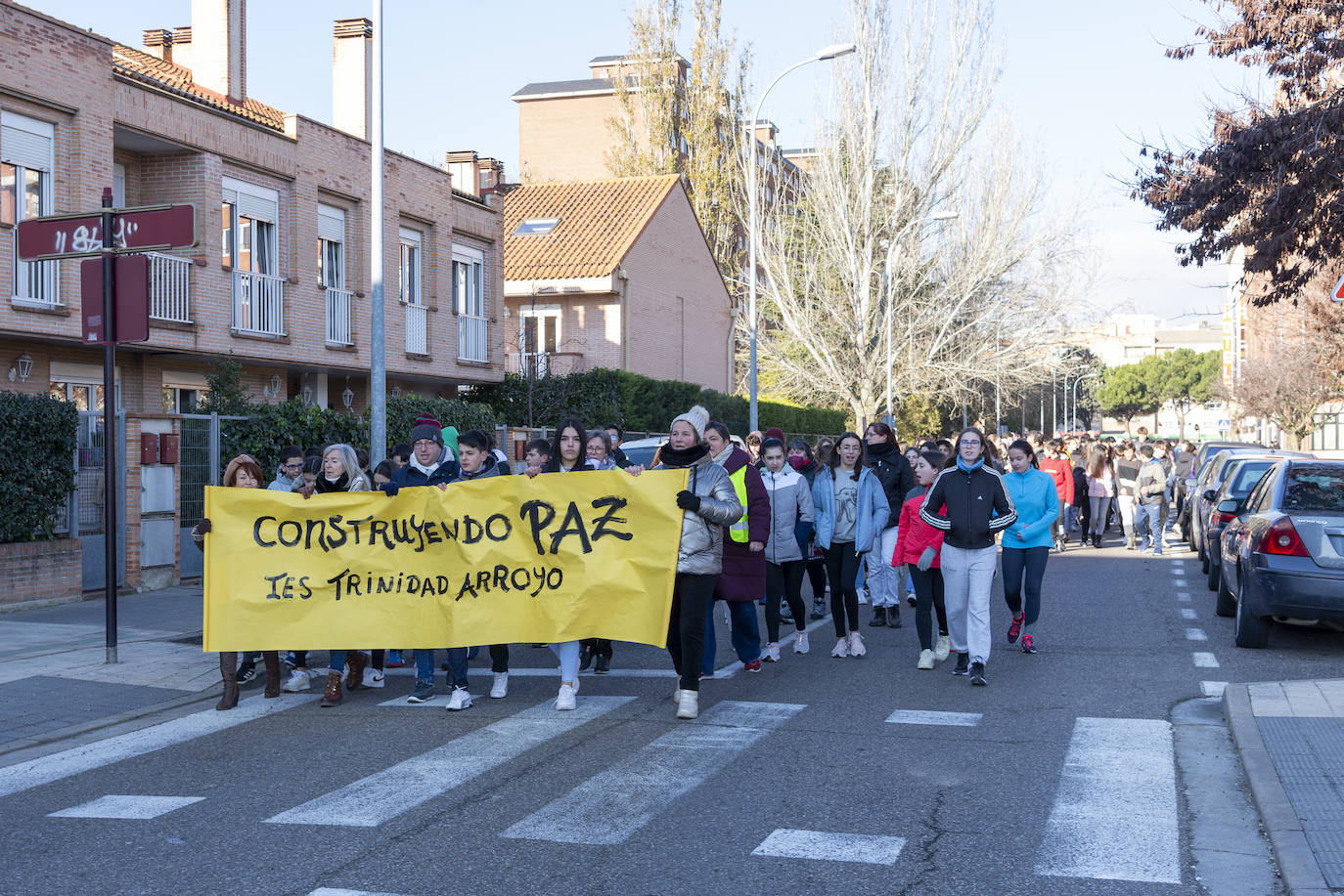 Fotos: Marcha por la paz en el IES Trinidad Arroyo de Palencia