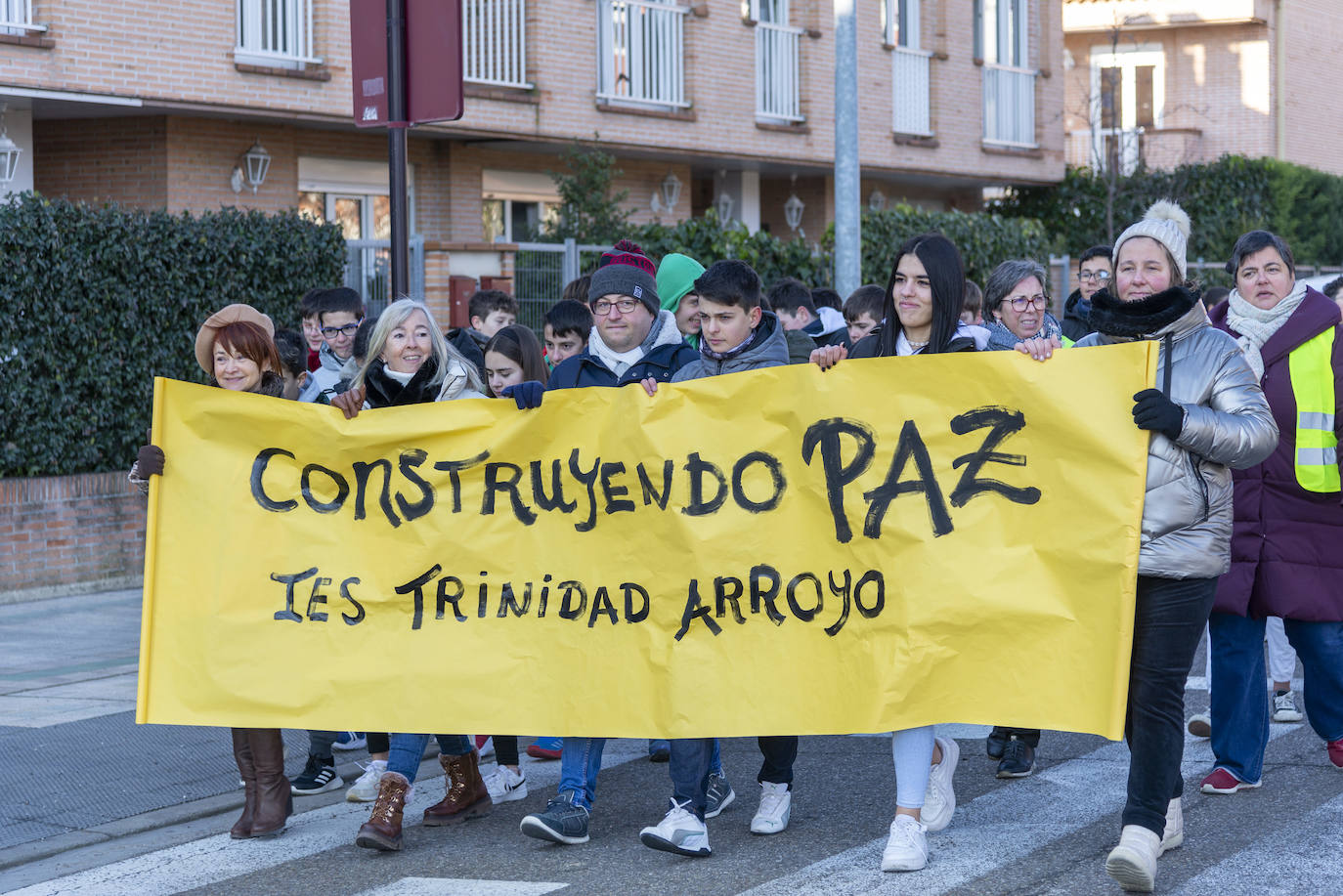 Fotos: Marcha por la paz en el IES Trinidad Arroyo de Palencia