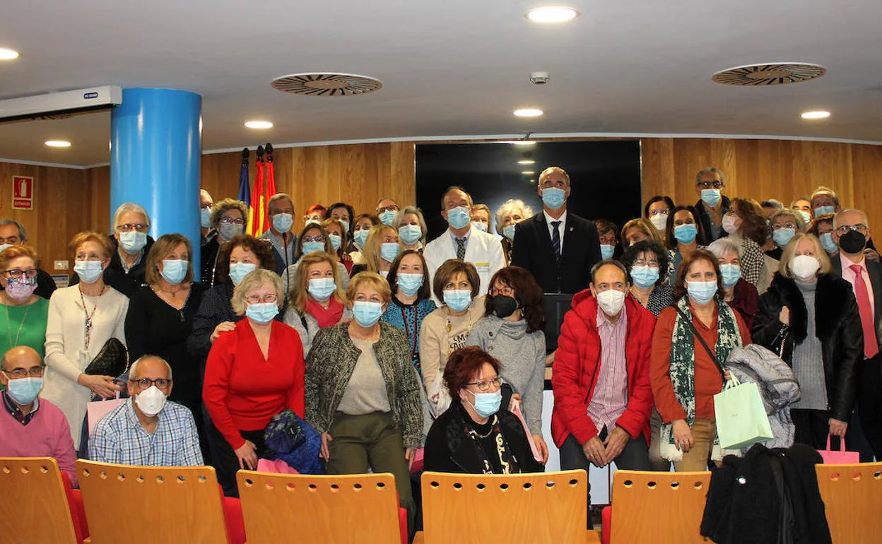 Foto de familia en el acto de reconocimiento al personal sanitario que se jubiló en Segovia el año pasado. 