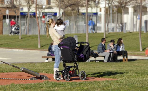 Cinco claves para solicitar el cheque bebé de Castilla y León