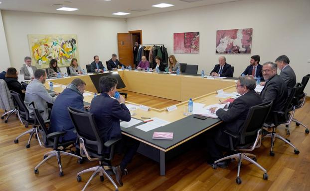 Miembros del patronato de la Fundación Castilla y León, en la reunión de este miércoles.