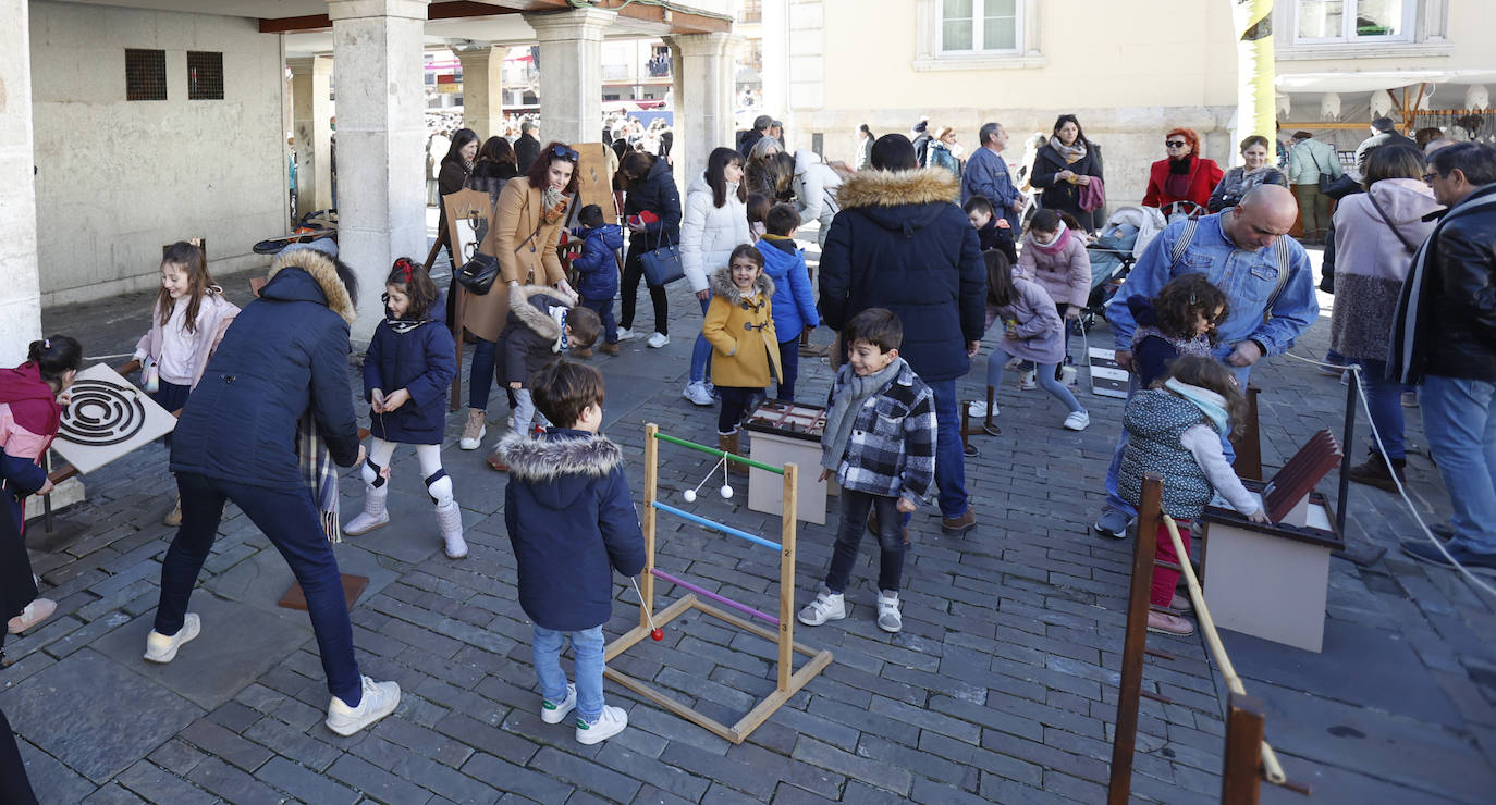 Medio centenar de puestos permanecerán en la capital palentina hasta el domingo