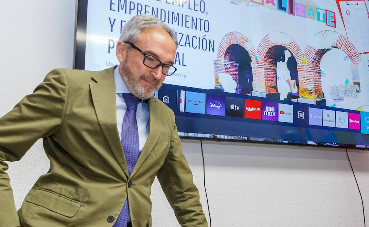 El secretario general de la Consejería de Industria, Comercio y Empleo, José Alberto Díaz Pico. 