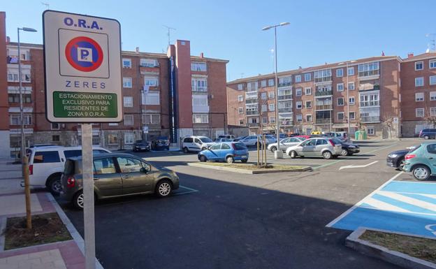 Estacionamiento de uso exclusivo de residente en el antiguo patio del colegio Felipe II. 