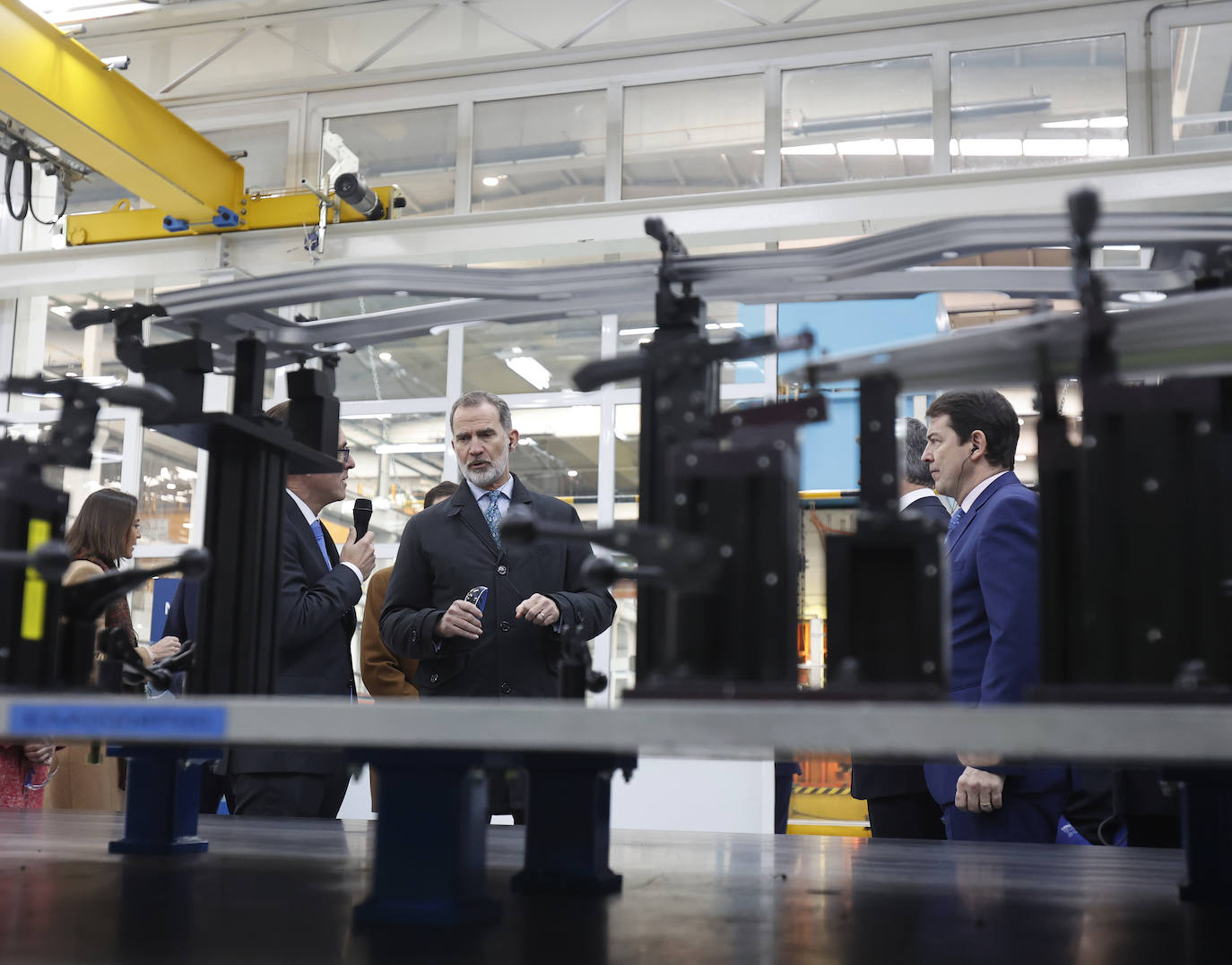 Fotos: El Rey Felipe VI conoce la innovadora planta de Gestamp en Palencia