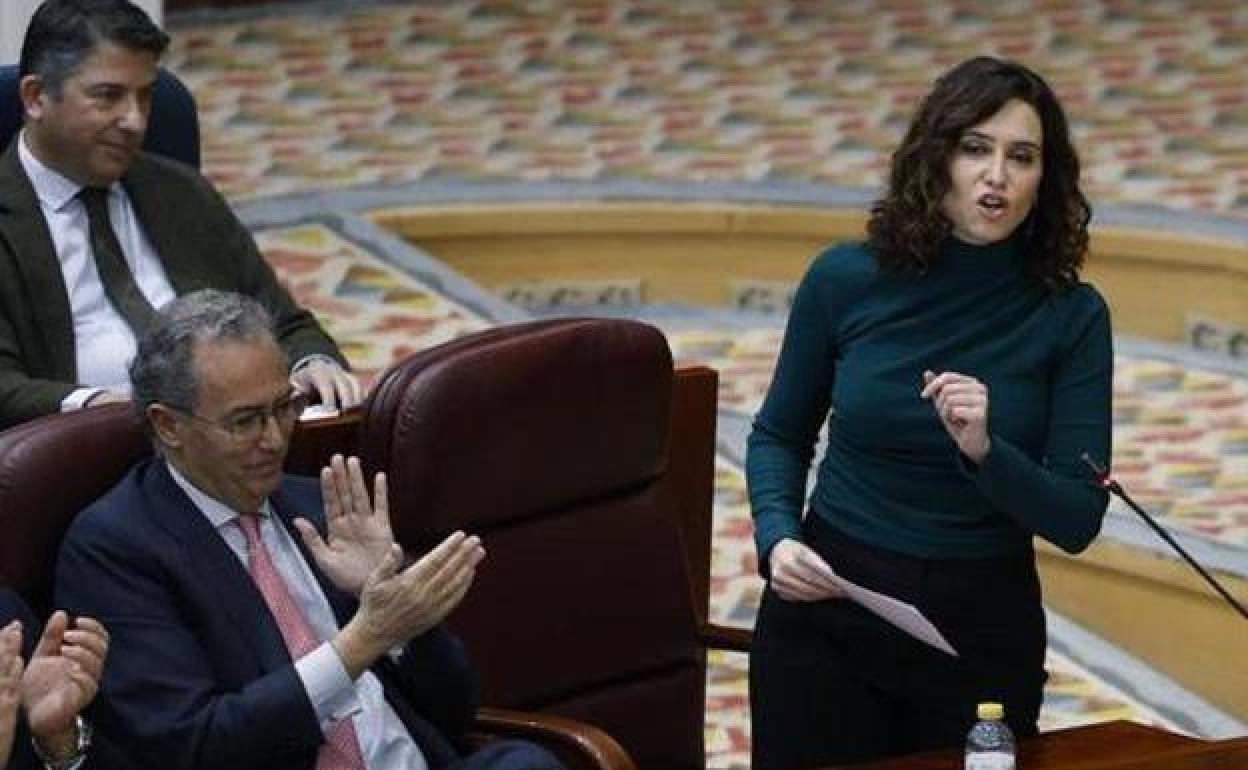 La presidenta de Madrid, Isabel Díaz Ayuso, durante una de sus respuestas en la Asamblea de Madrid.