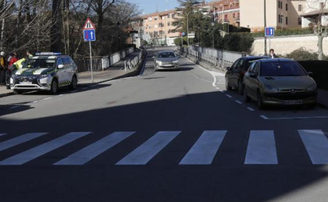 Zona del accidente, junto a la entrada del parque de la Judería, a la derecha de la imagen. 