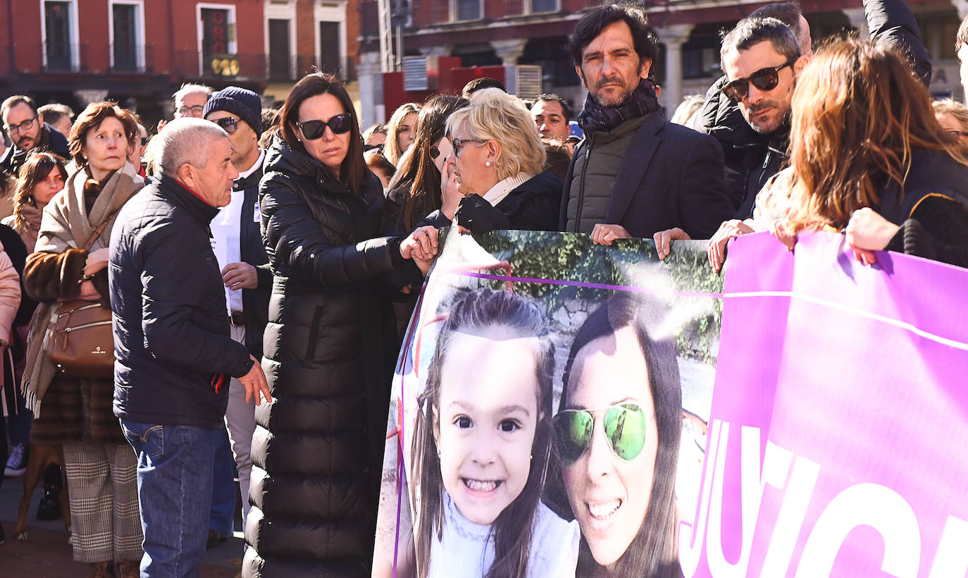 Fotos: Concentración en Valladolid para pedir justicia tras el asesinato de Paloma Pinedo y su hija India