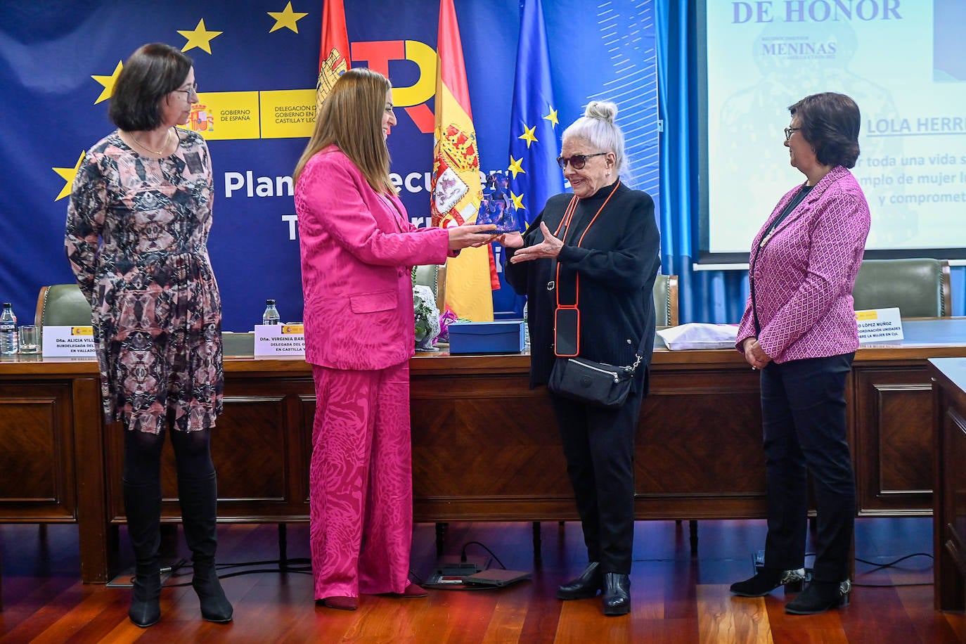 Fotos: La actriz Lola Herrera recibe el premio Menina de Honor 2022 en Valladolid