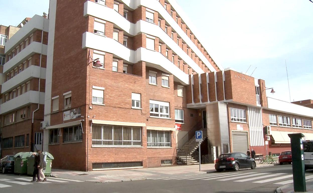 Tres alumnas de la Universidad de León, pertenecientes al Colegio Mayor San Isidoro, han presentado denuncia por abusos sexuales en el citado centro residencial.