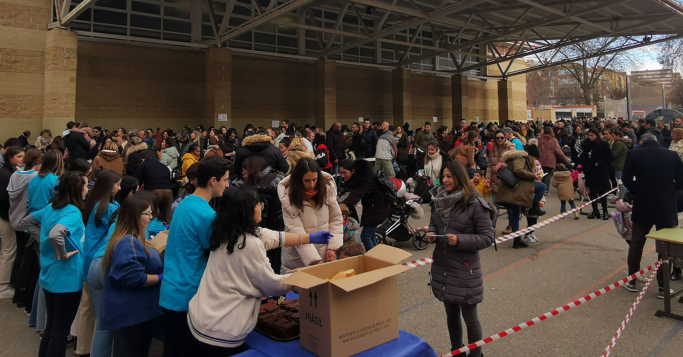 Merienda solidaria celebrada en el Claret este miércoles.