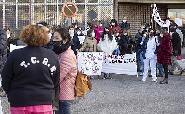 Solo dos auxiliares atienden a cuarenta usuarios de la Residencia Asistida durante 48 horas