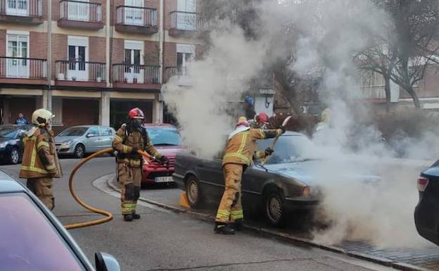 Sofocado el incendio de un colchón en un piso de La Rondilla