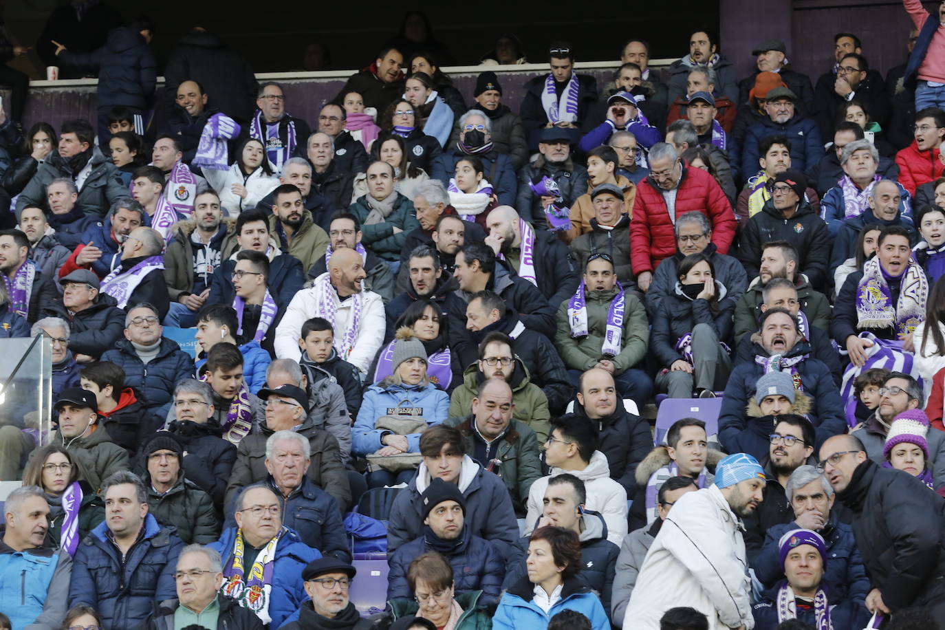 Fotos: Búscate en la grada del partido del Real Valladolid ante Osasuna (5/5)